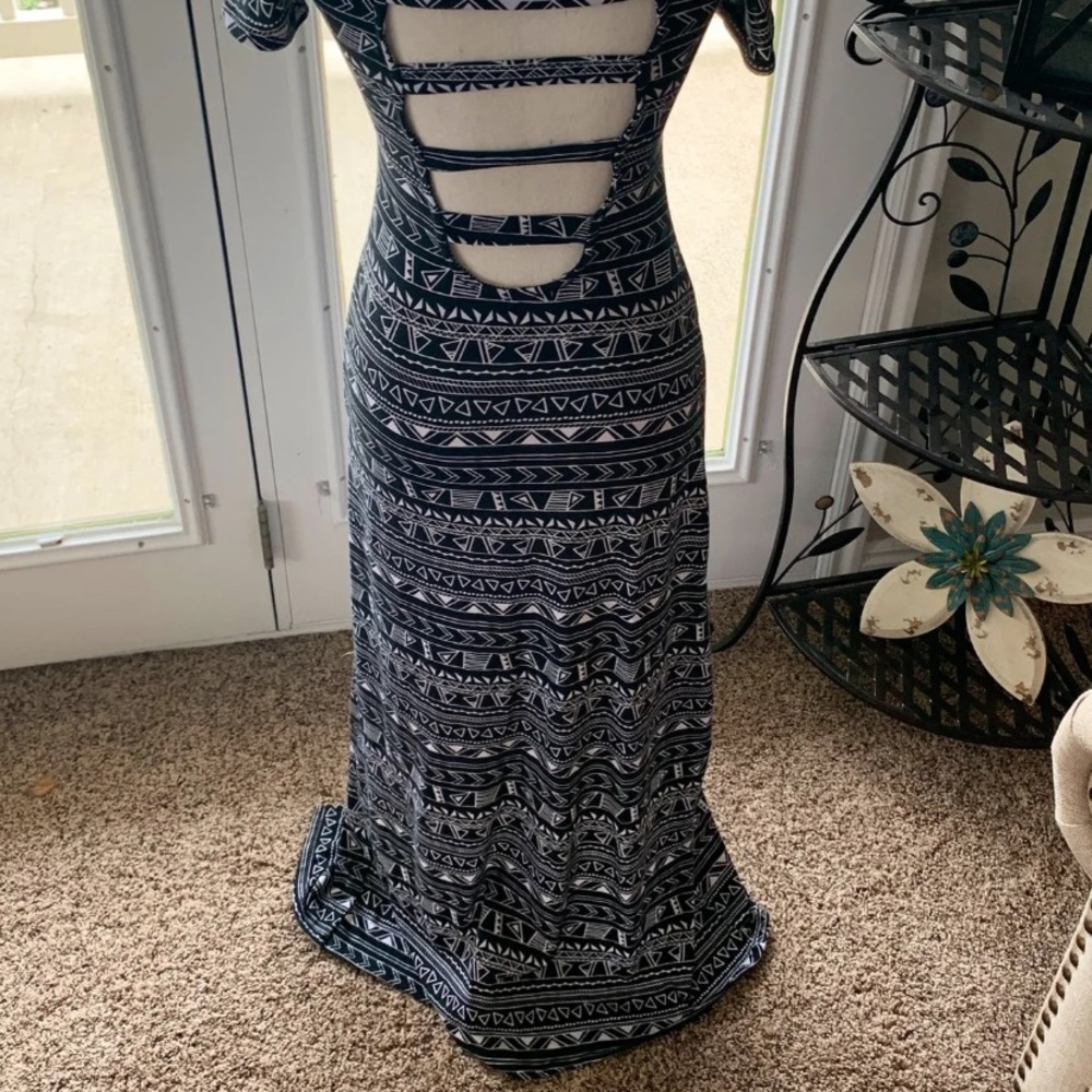 Backless Black Aztec Maxi Dress - Picture 4 of 8
